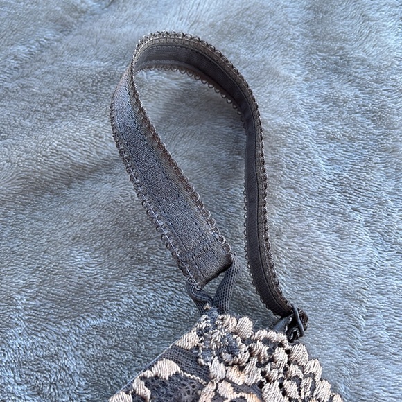 Wacoal Embrace Lace Underwire Bra 65191, Size 34DD - Picture 5 of 14